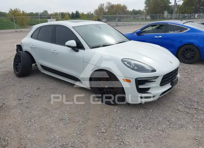 2018 Porsche MACAN photo