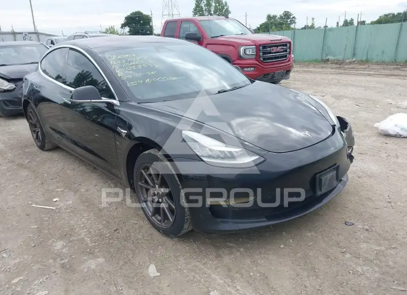 2018 Tesla Model 3 фото