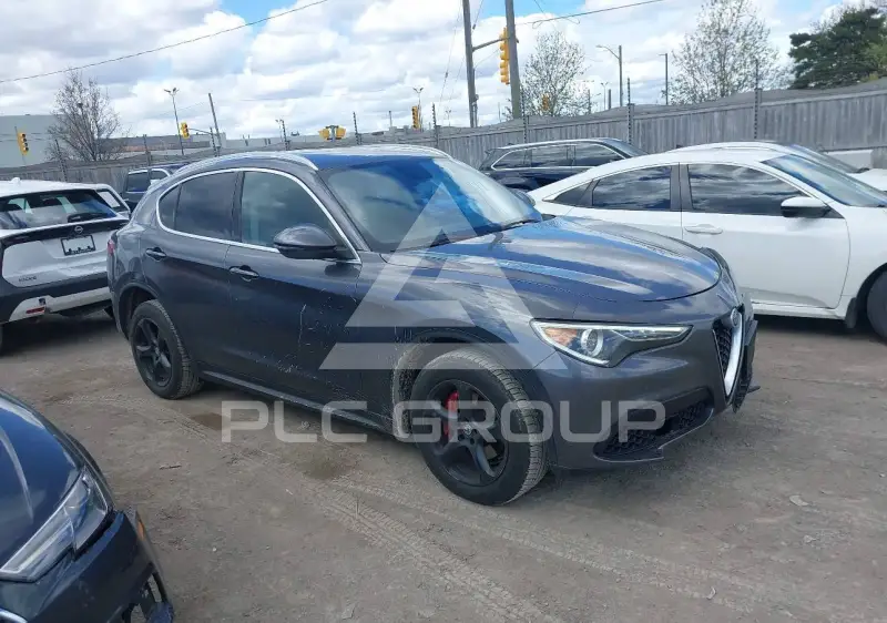 2018 Alfa Romeo Stelvio photo