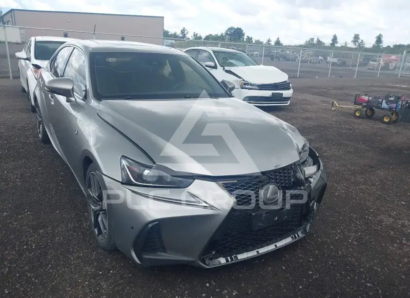 2018 Lexus IS300 фото