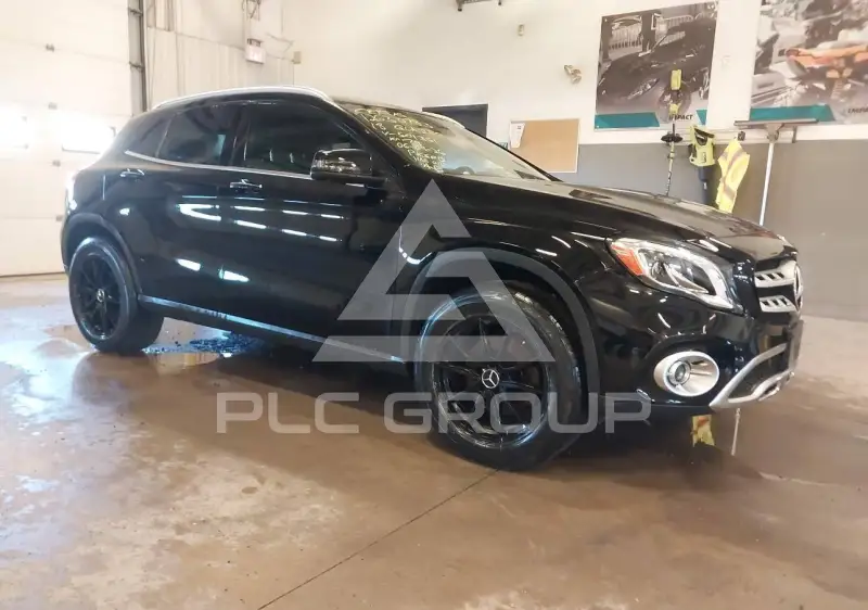 2018 Mercedes Benz GLA 250 фото