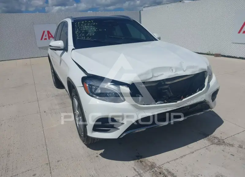 2018 Mercedes Benz Glc 300 photo