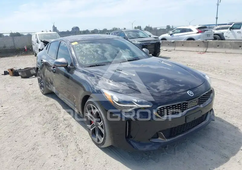 2018 KIA Stinger photo