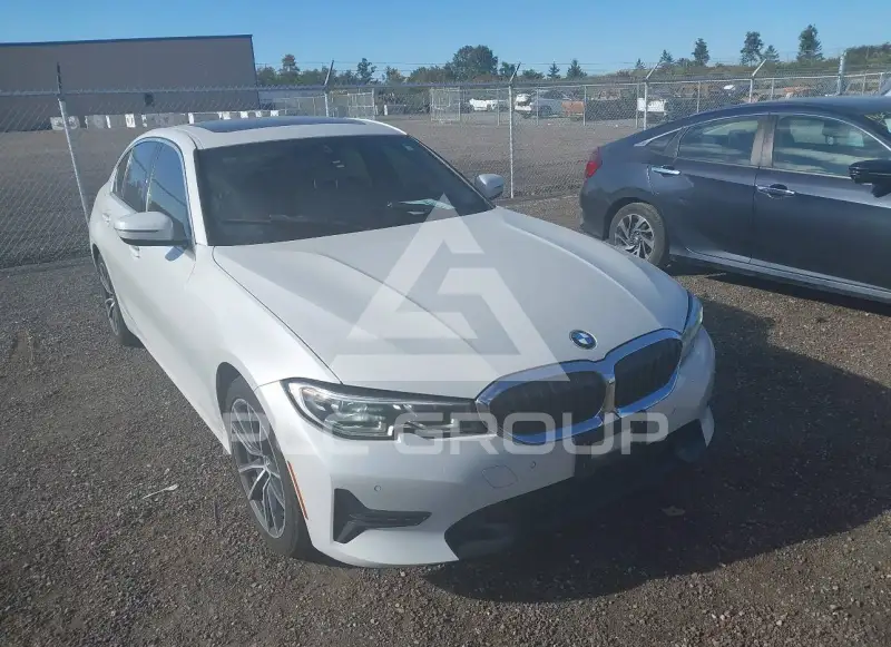 2019 BMW 330 photo