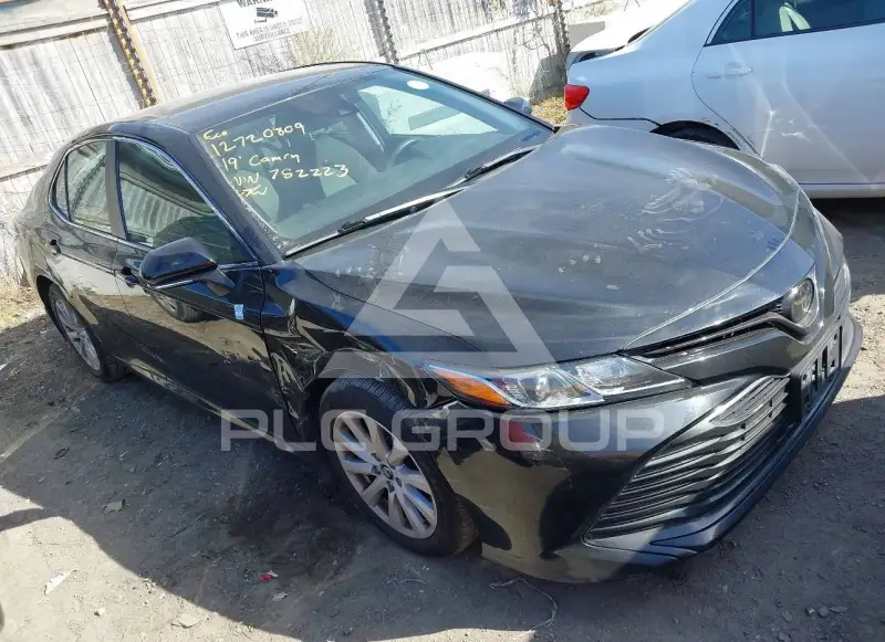 2019 Toyota CAMRY photo