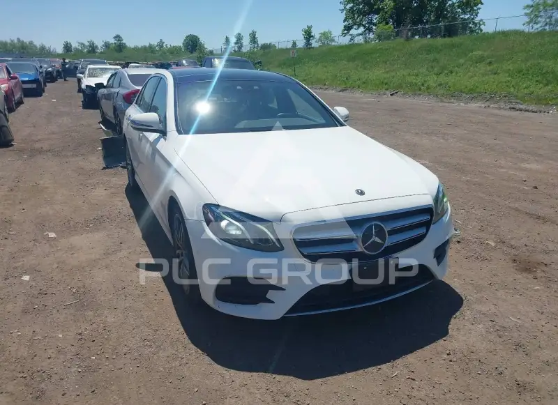 2019 Mercedes Benz E 300 фото