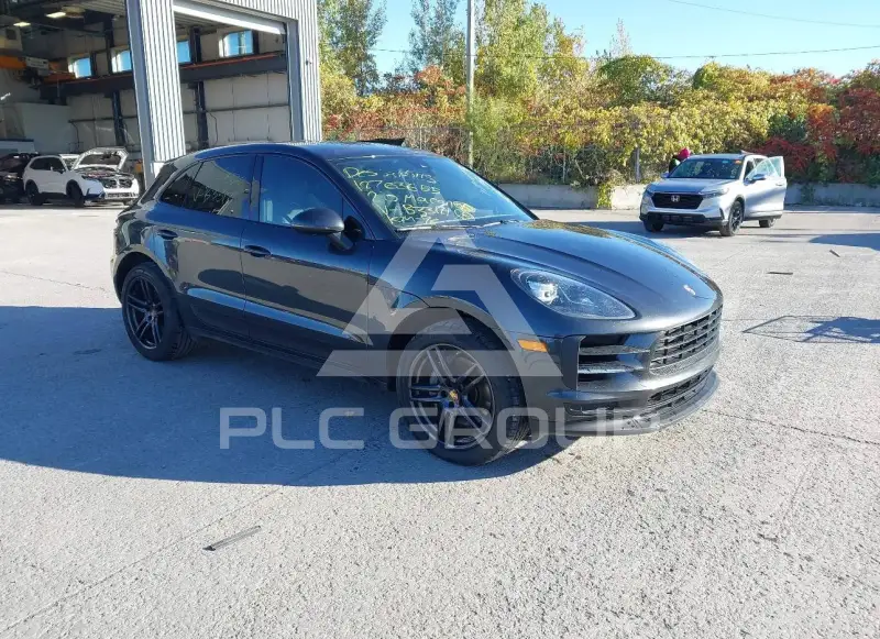 2020 Porsche MACAN photo