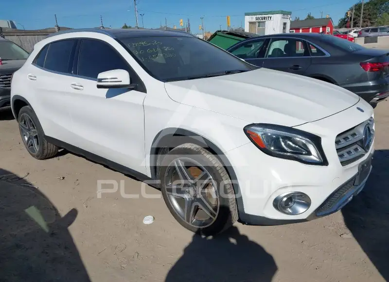 2020 Mercedes Benz GLA 250 фото