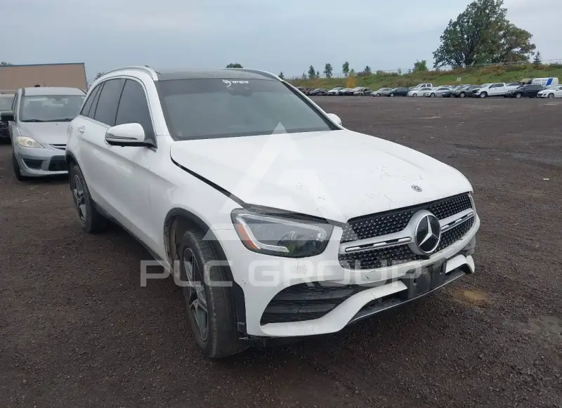 2020 Mercedes Benz Glc 300 фото