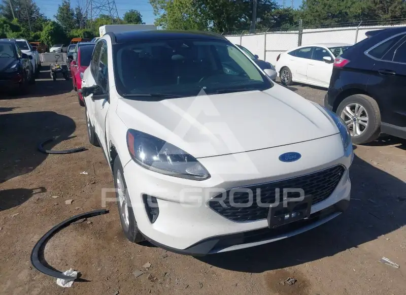 2020 Ford ESCAPE photo