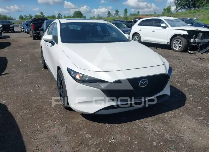 2021 Mazda 3 photo