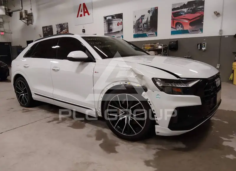 2021 Audi Q8 фото