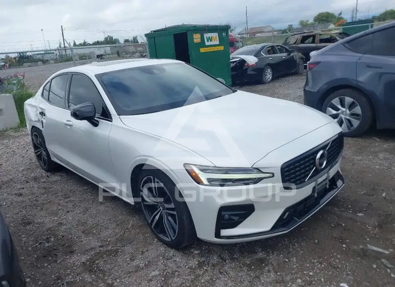 2021 Volvo S60 photo