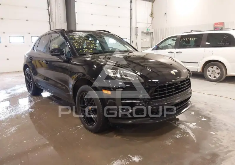 2021 Porsche MACAN photo