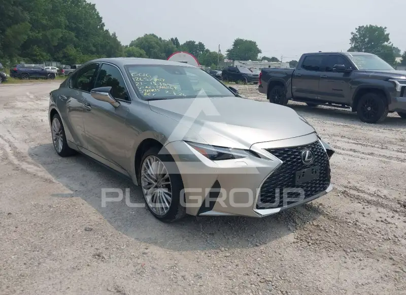 2021 Lexus IS300 фото