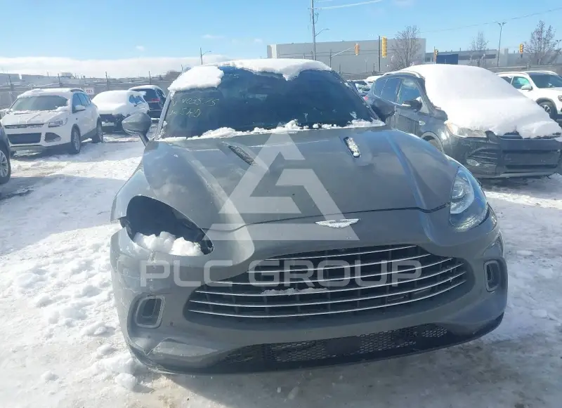2021 Aston Martin DBX фото