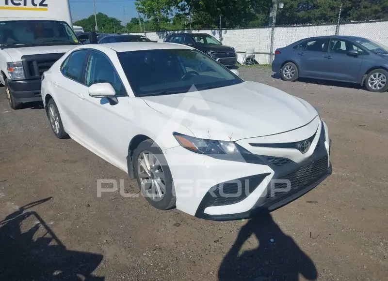 2021 Toyota CAMRY photo