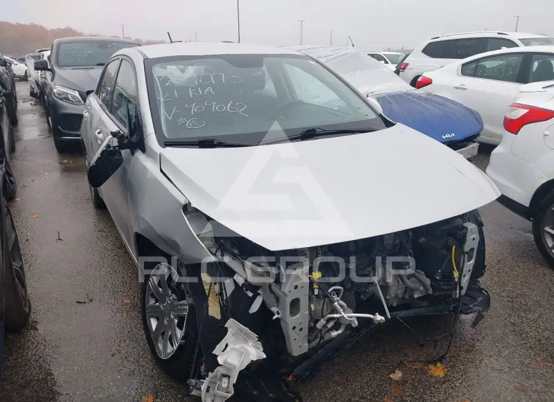 2021 KIA Rio photo