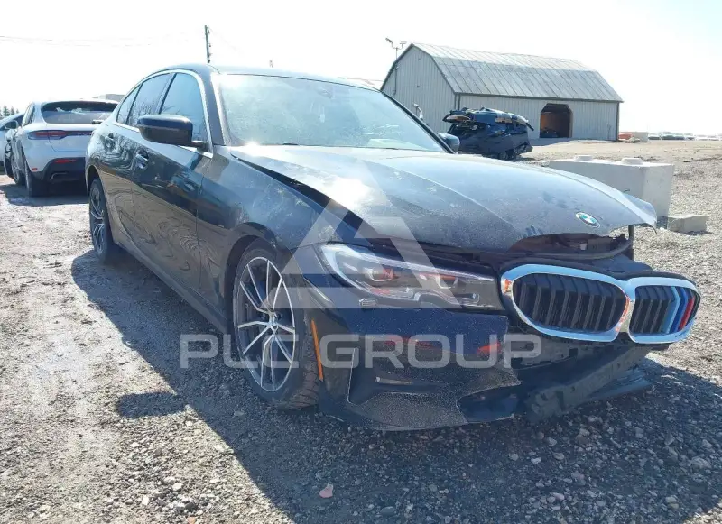 2022 BMW 330 photo