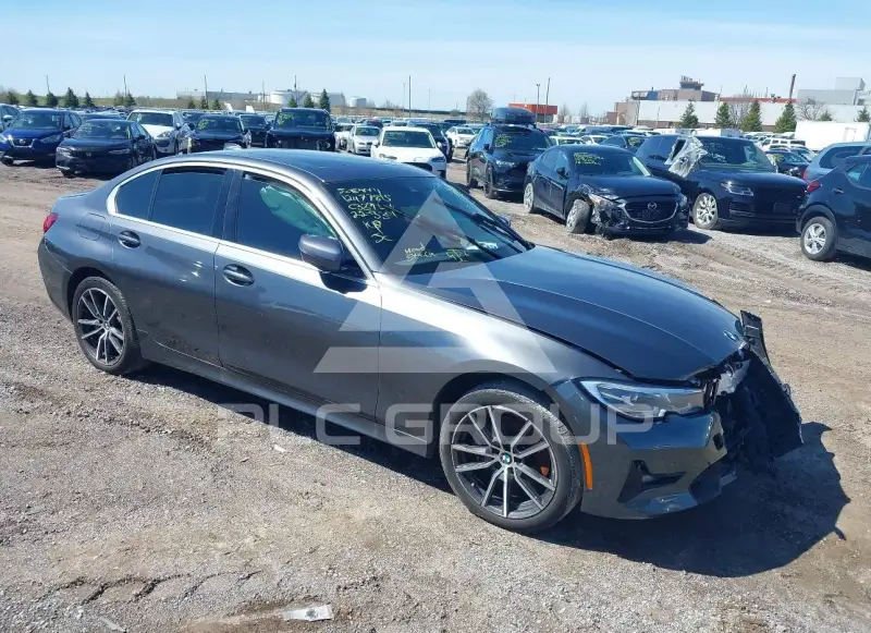 2022 BMW 330 photo