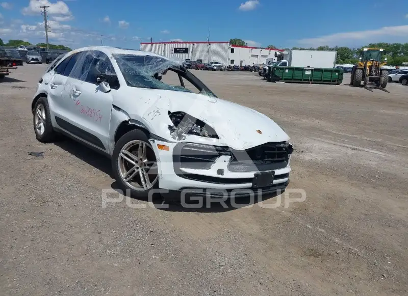 2022 Porsche MACAN photo
