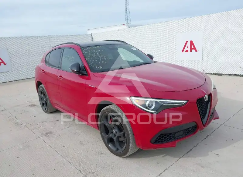 2022 Alfa Romeo STELVIO фото