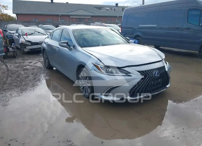 2022 Lexus ES300 фото