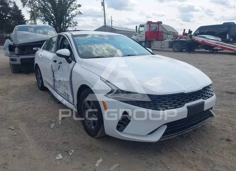 2022 KIA K5 фото