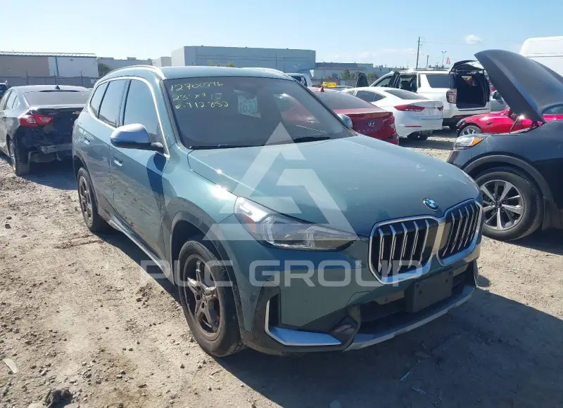 2023 BMW X1 фото