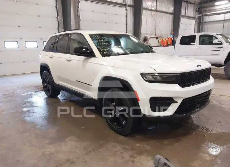 2023 Jeep Grand Cherokee photo