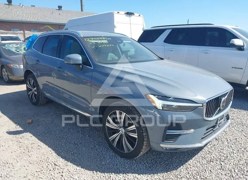 2023 Volvo XC60 photo