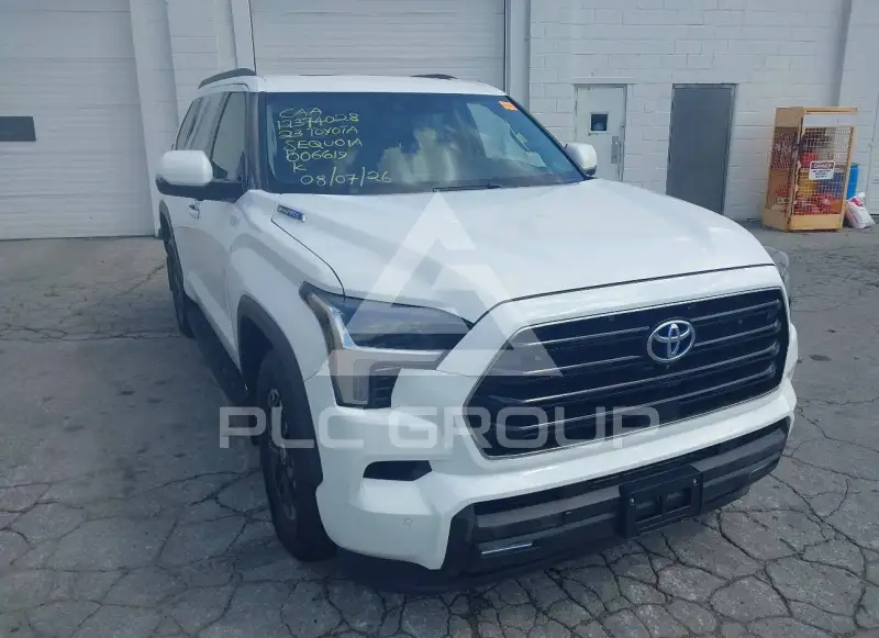 2023 Toyota SEQUOIA фото