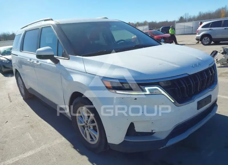 2023 KIA Carnival photo