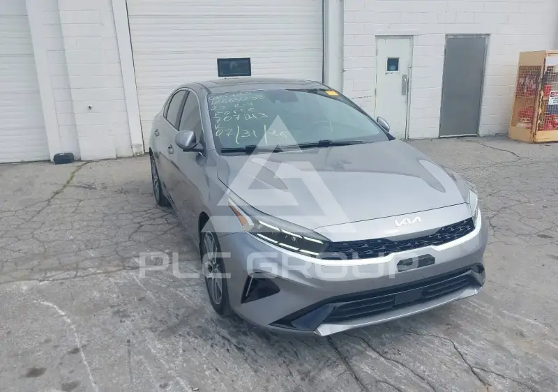 2023 KIA Forte фото