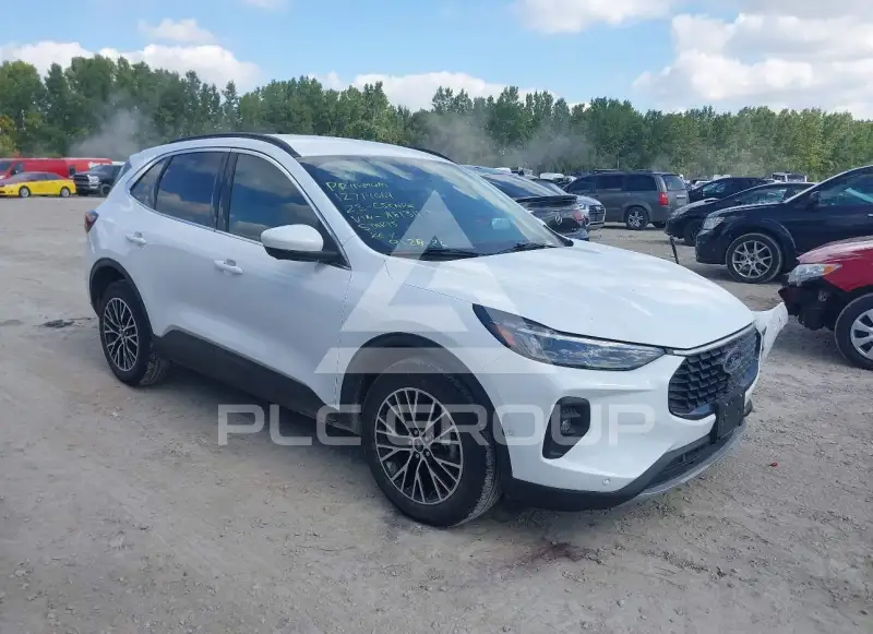 2023 Ford ESCAPE photo
