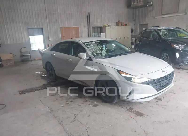 2023 Hyundai Elantra photo