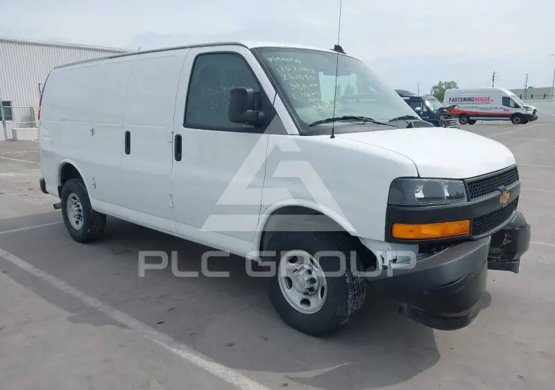 2024 Chevrolet Express фото