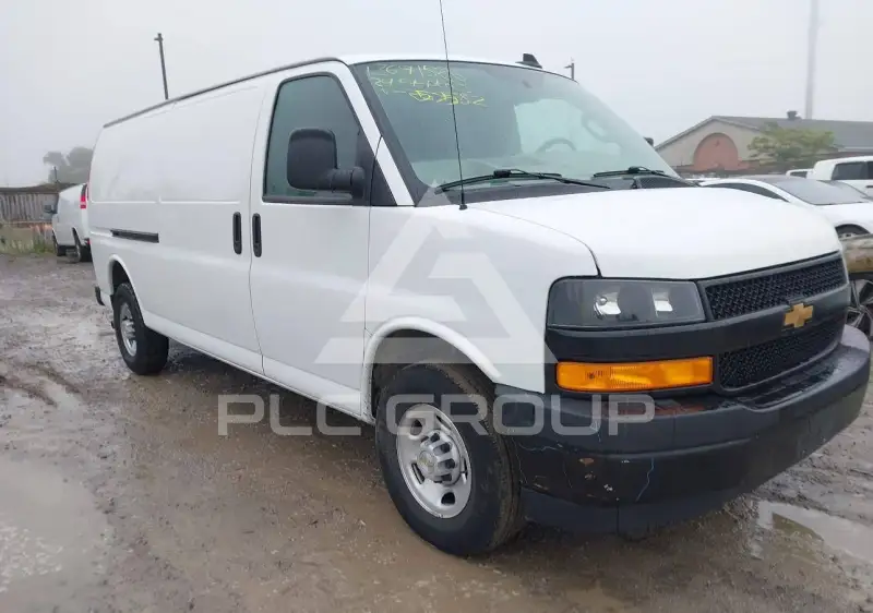 2024 Chevrolet Express фото