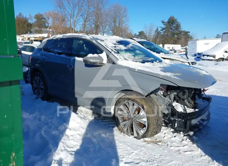 2024 Audi Q4 фото