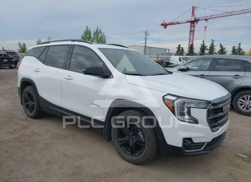 2024 GMC TERRAIN photo