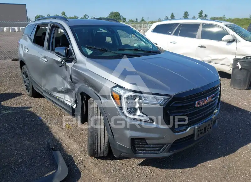 2024 GMC TERRAIN photo