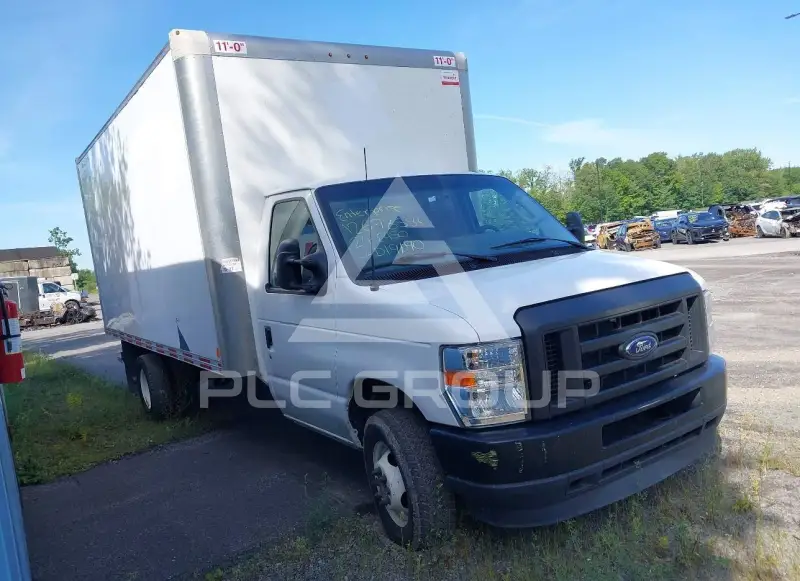 2024 Ford ECONOLINE photo