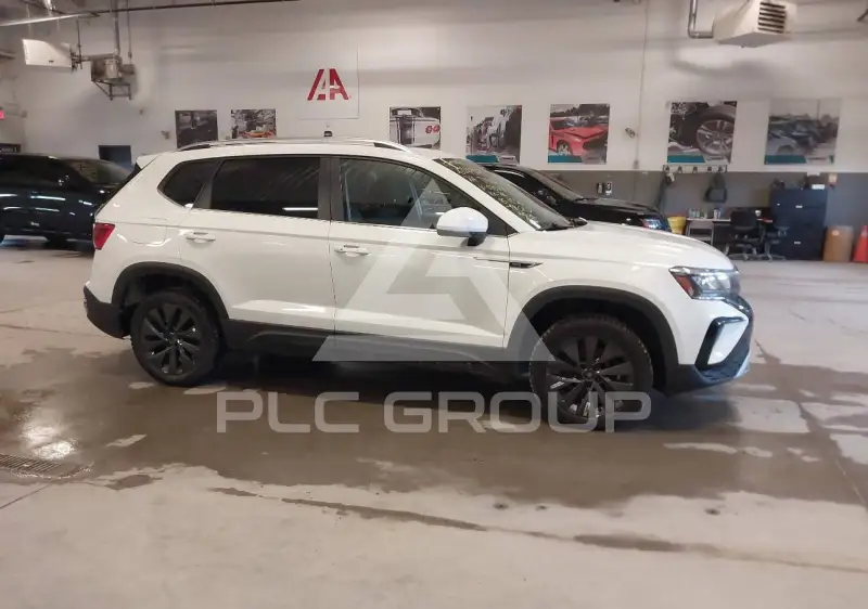 2024 Volkswagen Taos photo