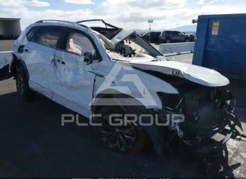 2024 Volkswagen Taos photo