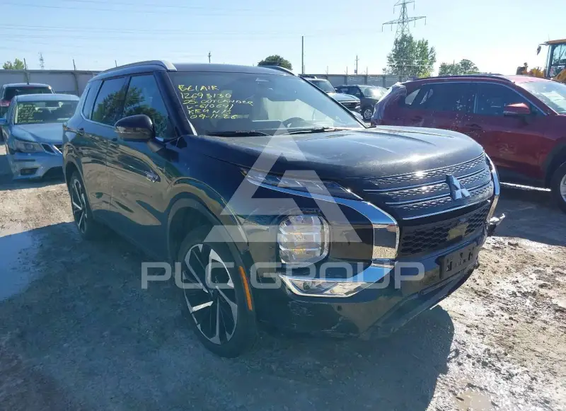 2025 Mitsubishi OUTLANDER photo
