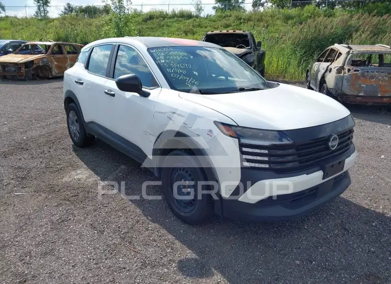 2025 Nissan KICKS photo