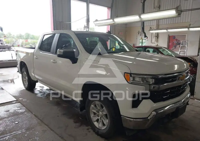 2025 Chevrolet Silverado photo