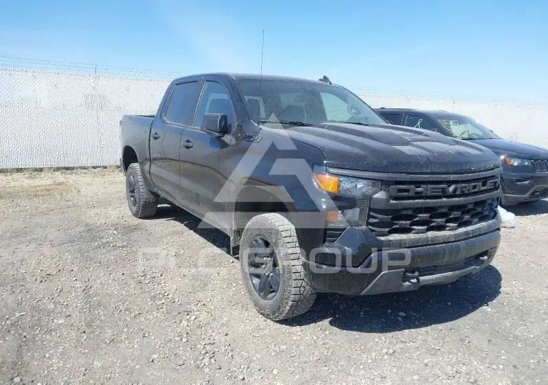 2025 Chevrolet Silverado photo
