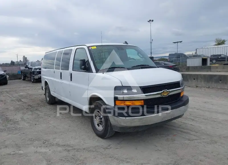 2025 Chevrolet Express фото