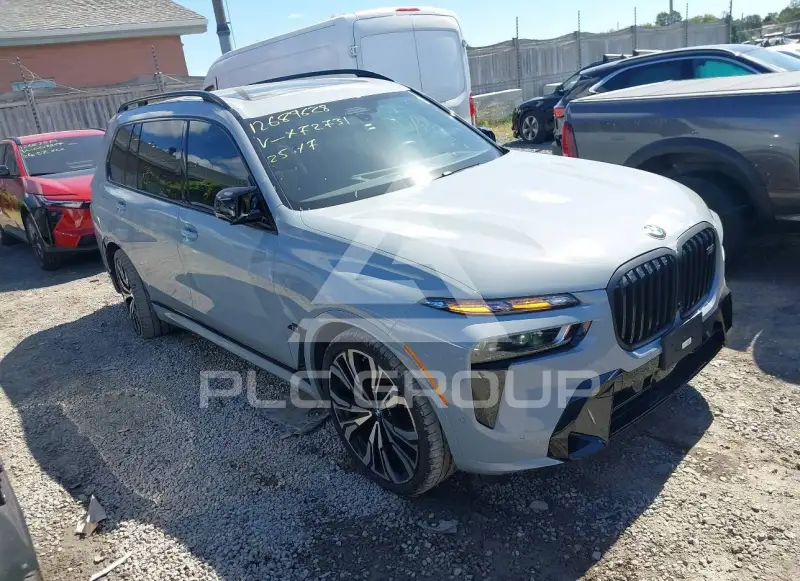 2025 BMW X7 фото